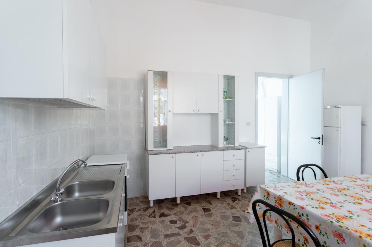 Appartamento Fronte Mare E Spiaggia Torre Mozza Exterior photo