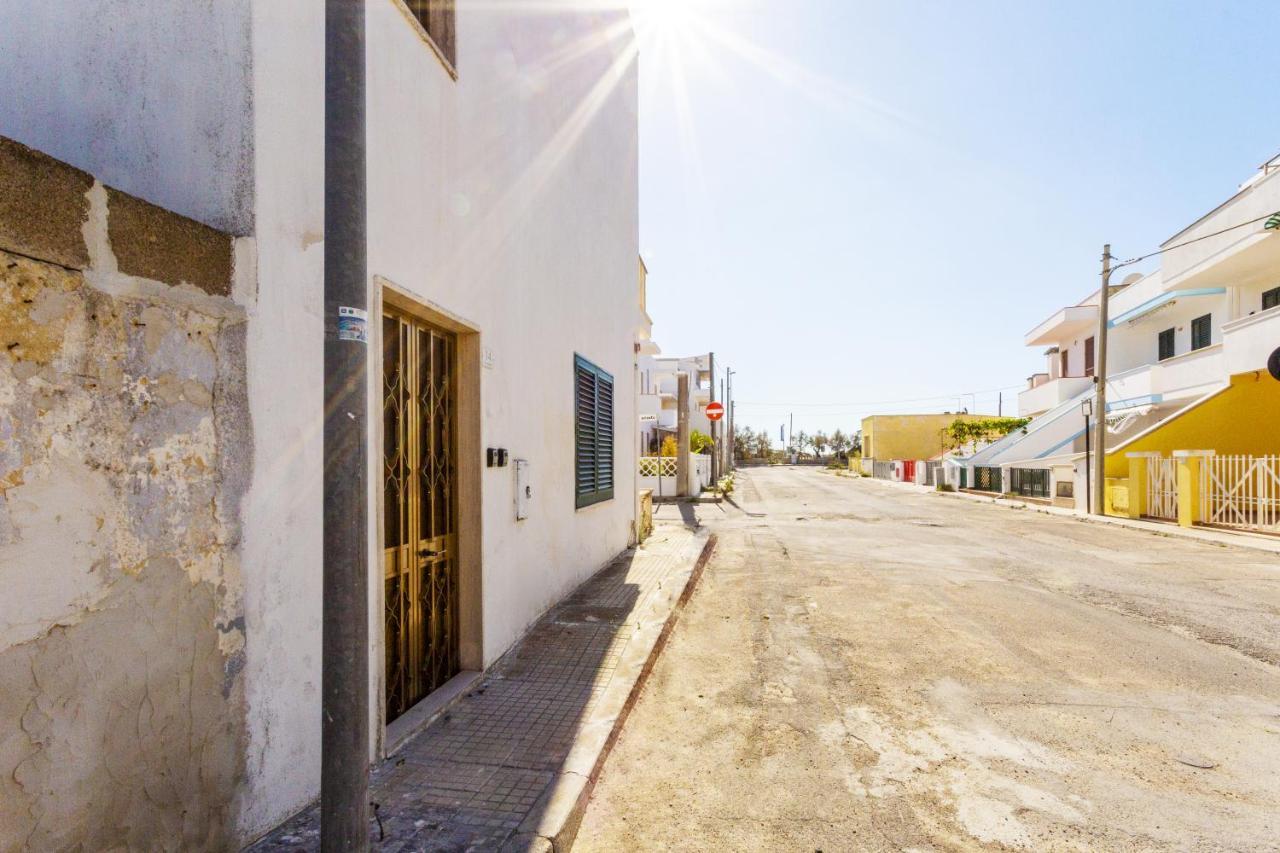 Appartamento Fronte Mare E Spiaggia Torre Mozza Exterior photo